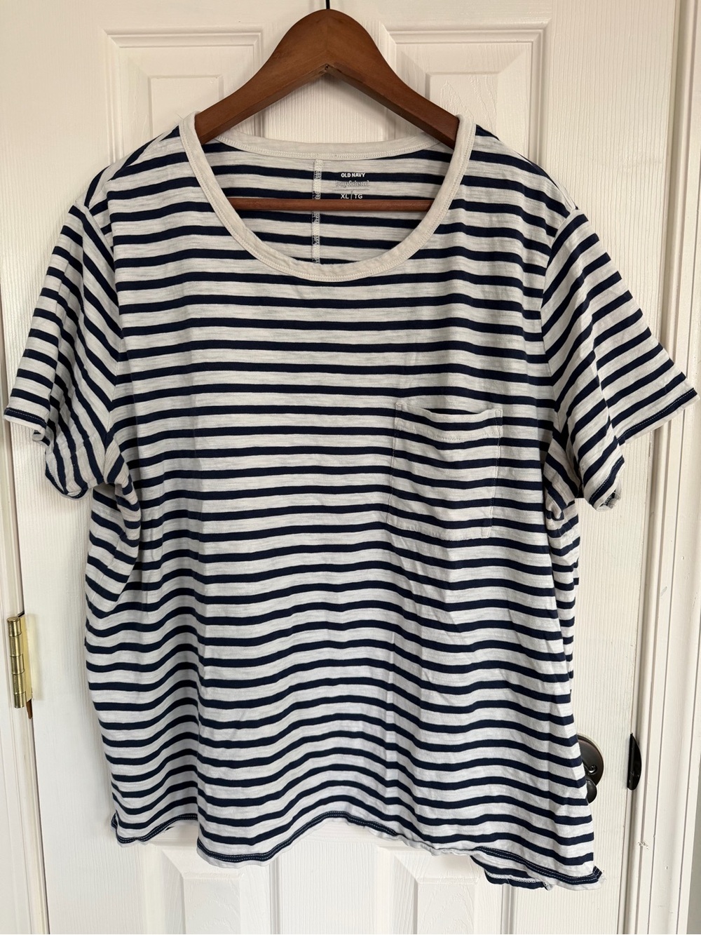 Old Navy blue White Striped Boyfriend T shirt women’s XL casual preppy top